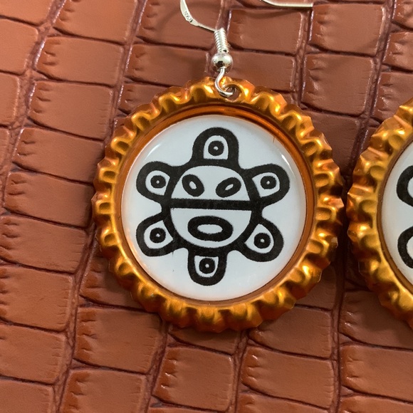 Charity item: Puerto Rico Taino Sun handcrafted bottle Cap Earrings. - Picture 4 of 12